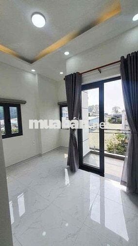 GẦN TRƯỜNG ĐẠI HỌC NGÂN HÀNG HOÀNG DIỆU 2 NHÀ ĐẸP 4 PHÒNG NGỦ FULL NT