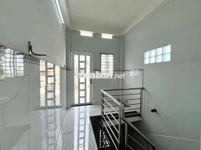 Cho Thuê Nhà Nguyên Căn 1trệt + 2 Lầu + 1ST, 3PN, 2WC, Ngay Tôn Đản Q4