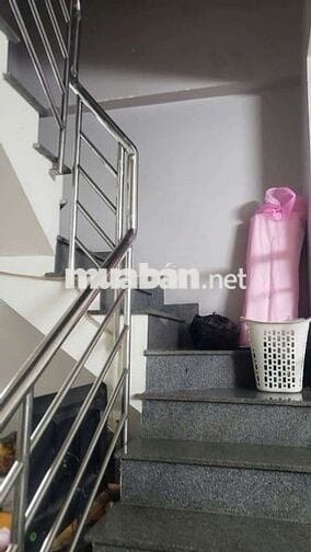 1% hoa  hồng cho người giới thiệu . Nhà hẻm xe hơi .xây dựng  kiên cố