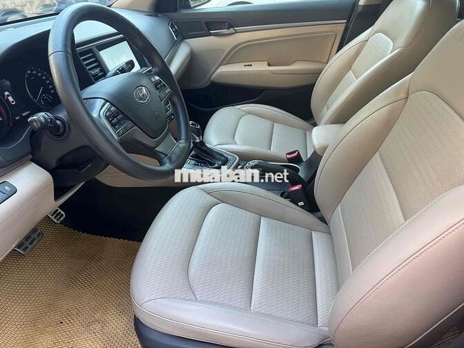 Hyundai Elantra 2018 2.0 AT - 79000 km