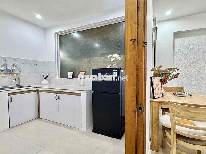 Phòng chính chủ full nội thất tách bếp cực rộng khu Nhà Ga T3 - ETOWN