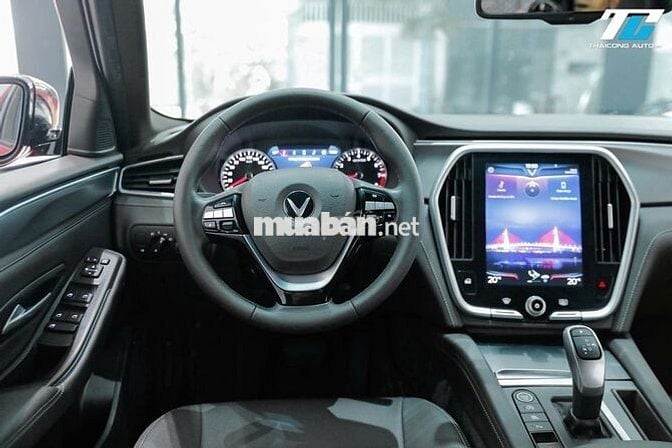 VinFast Lux A2.0 2022 lướt trang bị option nhiều
