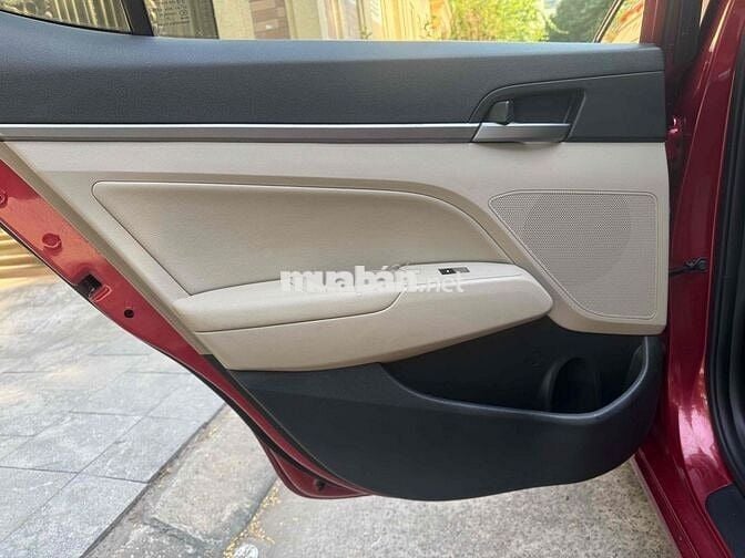 Hyundai Elantra 2018 2.0 AT - 79000 km