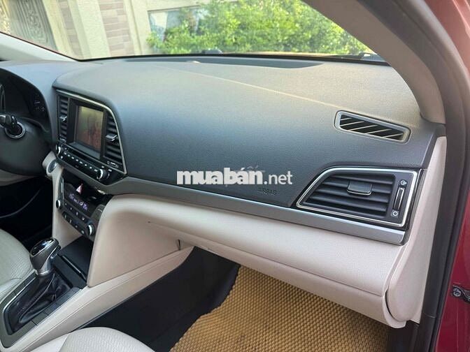 Hyundai Elantra 2018 2.0 AT - 79000 km