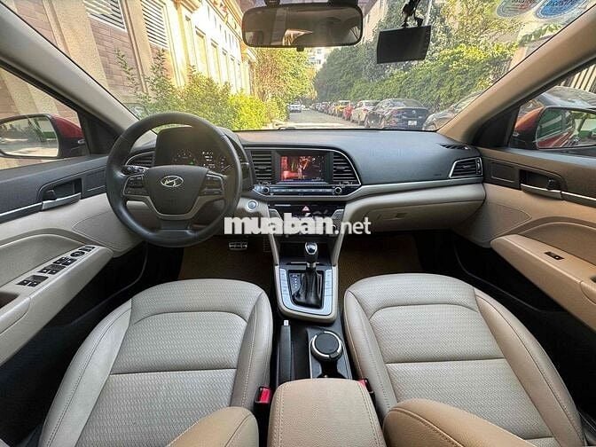 Hyundai Elantra 2018 2.0 AT - 79000 km