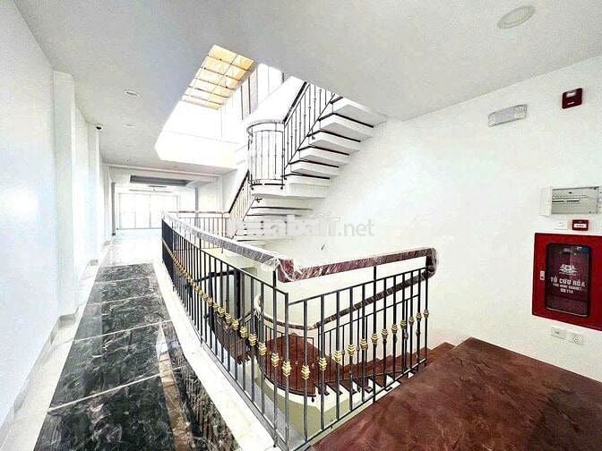 BIỆT THỰ TÂN PHÚ CÓ HẦM- THANG MÁY - 6 PHÒNG - FULL PCCC (4,2X28)