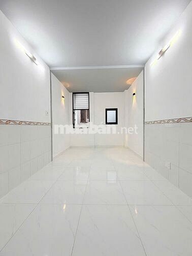 SIÊU HIẾM 613/ BA THÁNG HAI Q10, NHÀ 3 TẦNG, 3PN, GIÁ TỐT CHỈ 5.7 TỶ