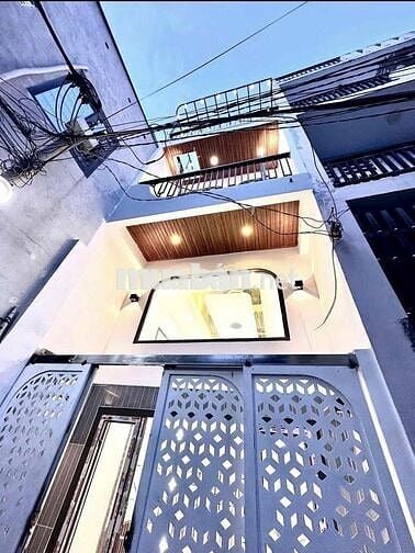 BÁN NHÀ ĐẸP LUNG LINH, 3 TẦNG ĐÚC THẬT. DIỆN TÍCH LỚN KHUÔN ĐẤT ĐẸP.