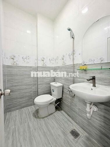 SIÊU HIẾM 613/ BA THÁNG HAI Q10, NHÀ 3 TẦNG, 3PN, GIÁ TỐT CHỈ 5.7 TỶ