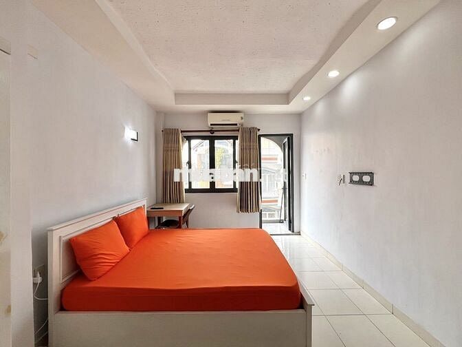 CĂN HỘ CỬA SỔ TRỜI FULL NỘI THẤT NGAY NGÃ BẢY LÝ THÁI TỔ - TỰ DO