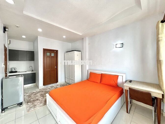 CĂN HỘ CỬA SỔ TRỜI FULL NỘI THẤT NGAY NGÃ BẢY LÝ THÁI TỔ - TỰ DO