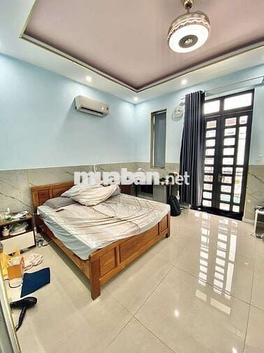 Nhà 2 MT -  3 tầng - 2pn , 3wc - giá chỉ 5,5 tỷ