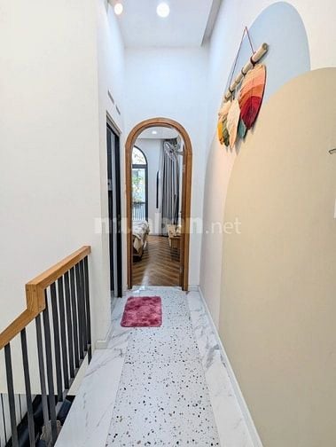 Nhà 1 trệt, 1 lầu Full nội thất cao cấp 