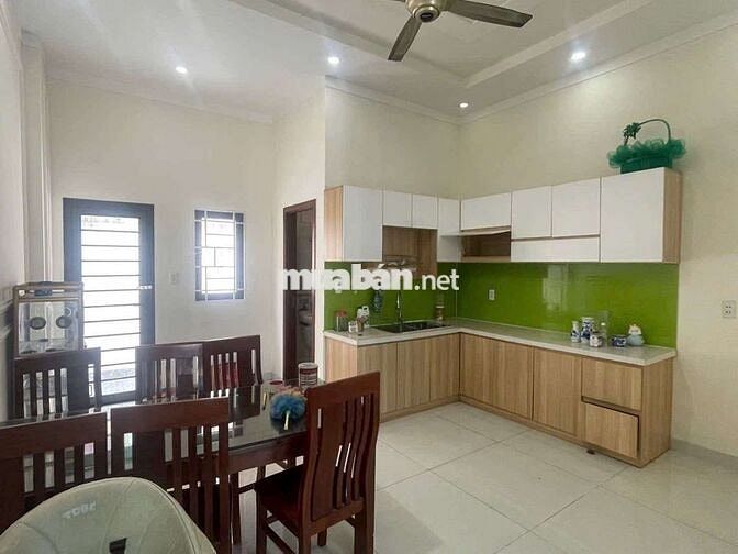 Cho thuê nhà 2 lầu 1 trệt 4pn 4wc hoàng nam Phú Lợi gần ngã tư siza