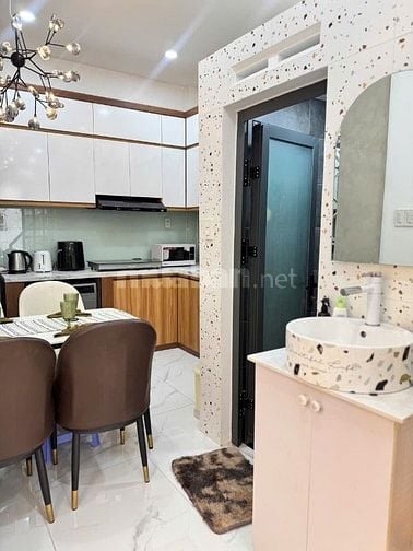 Nhà 1 trệt, 1 lầu Full nội thất cao cấp 