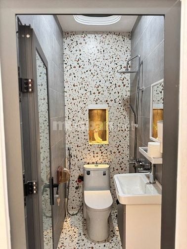 Nhà 1 trệt, 1 lầu Full nội thất cao cấp 