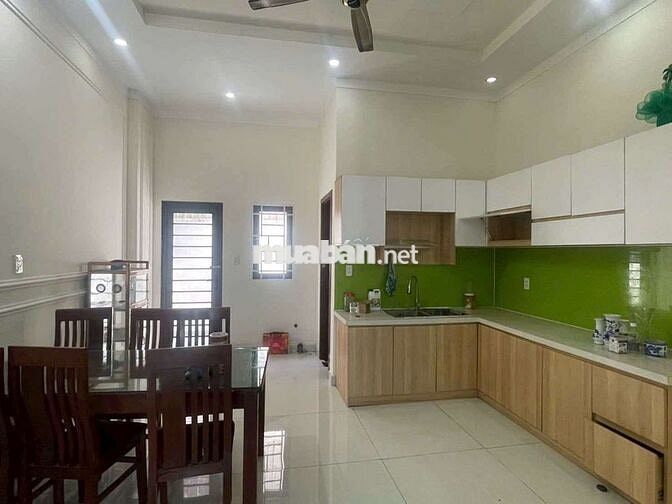 Cho thuê nhà 2 lầu 1 trệt 4pn 4wc hoàng nam Phú Lợi gần ngã tư siza