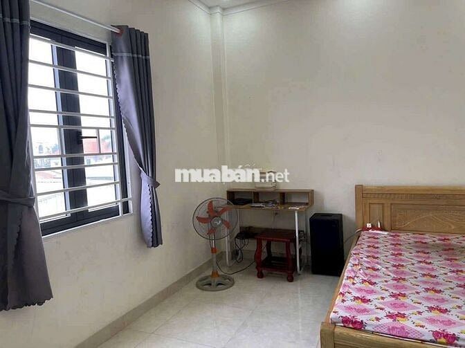 Cho thuê nhà 2 lầu 1 trệt 4pn 4wc hoàng nam Phú Lợi gần ngã tư siza