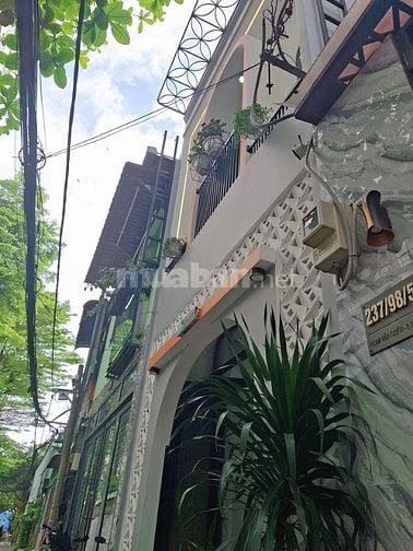 Nhà 1 trệt, 1 lầu Full nội thất cao cấp 