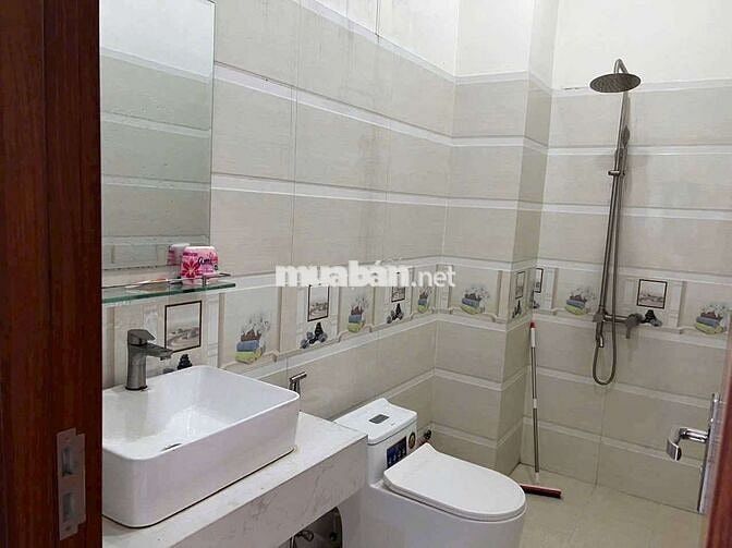 Cho thuê nhà 2 lầu 1 trệt 4pn 4wc hoàng nam Phú Lợi gần ngã tư siza