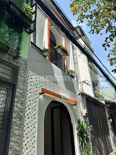 Nhà 1 trệt, 1 lầu Full nội thất cao cấp 