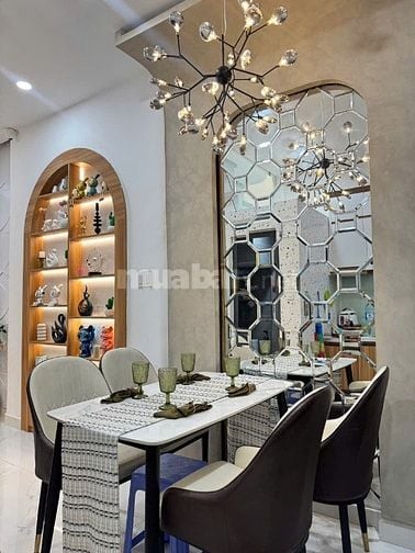 Nhà 1 trệt, 1 lầu Full nội thất cao cấp 