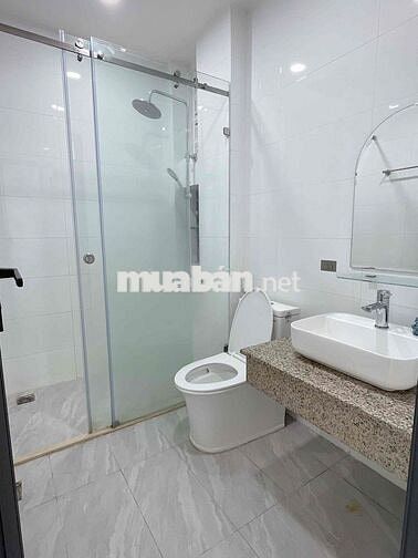 SIÊU PHẨM TONE TRẮNG CAO CẤP VIEW KÍNH FULL NỘI THẤT Ở LÝ CHIÊU HOÀNG