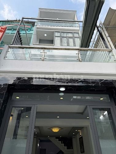 Chính chủ cần bán gấp NhàMặt tiền hiếm – vị trí vàng Lạc Long Quân Q11