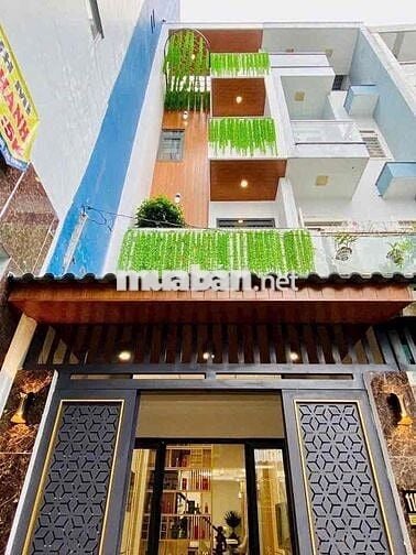 nhà 3 lầu hẻm xe hơi. 4 phòng 5 tolet riêng mỗi phòng.nở hậu