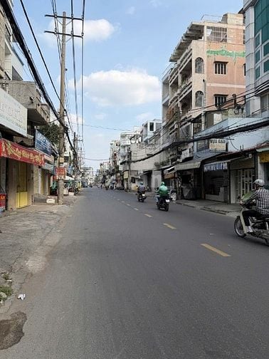 Chính chủ cần bán gấp NhàMặt tiền hiếm – vị trí vàng Lạc Long Quân Q11