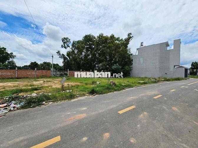 Đất mặt tiền đường Tân Hiệp, Phường Tân Bình, TP Dĩ An.
