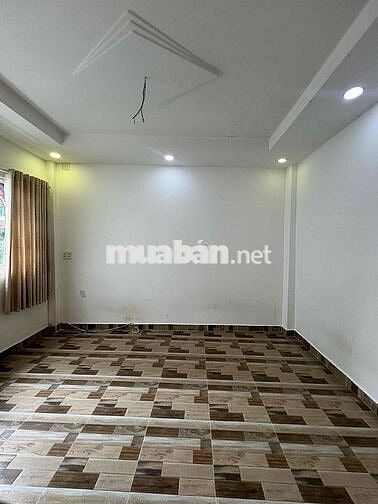 Nhà Nguyên Căn Cho Thuê ( Có Sân Thượng )