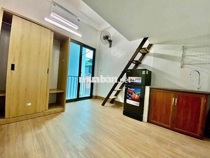 Ngay công viên Phú Lâm tiện đi về Q5,10