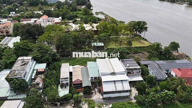 Bán nhà C4 261m2 + 20m2 sử dụng thêm Ngay KDL Thanh Đa chính chủ 40nam