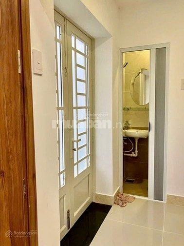 KẸT TIỀN! Bán nhà Trần Hưng Đạo, phường 1, Quận 5, 40m2 (4x10m), SR