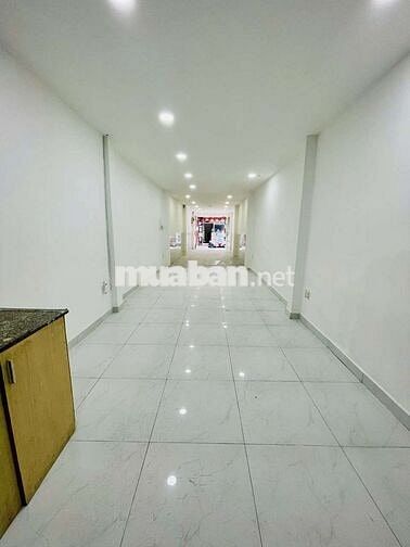 Cho thuê nguyên căn mặt tiền hẻm xe tải 285/132 CMT8 Q10