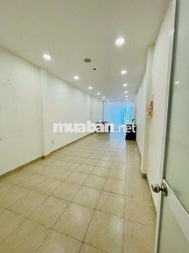 Cho thuê nguyên căn mặt tiền hẻm xe tải 285/132 CMT8 Q10