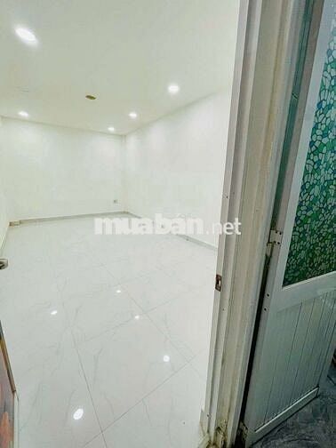 Cho thuê nguyên căn mặt tiền hẻm xe tải 285/132 CMT8 Q10