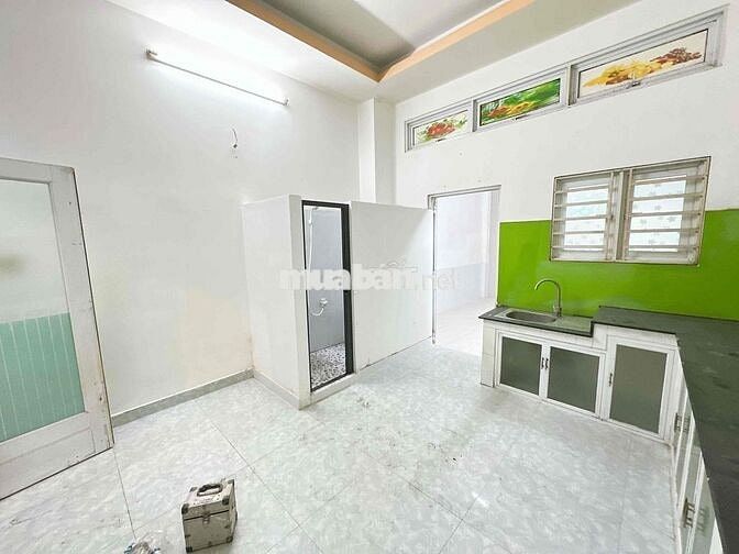 Phòng tách bếp 40m2 ngay vòng xoay mũi tàu