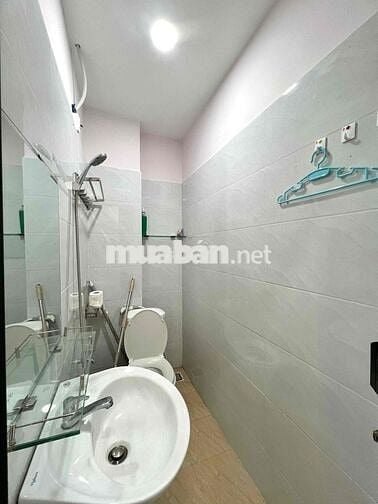 NNC 1 Trệt 2 Lầu 4PN 3WC 3.3x10m2 Mới Keng HXH Ngay Chợ Bàn Cờ Q3