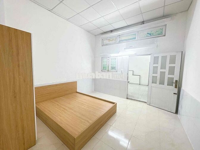 Phòng tách bếp 40m2 ngay vòng xoay mũi tàu