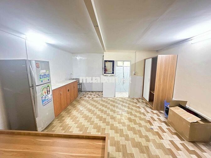 Phòng tách bếp 40m2 ngay vòng xoay mũi tàu