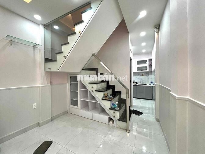 NNC 1 Trệt 2 Lầu 4PN 3WC 3.3x10m2 Mới Keng HXH Ngay Chợ Bàn Cờ Q3