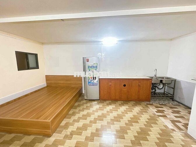 Phòng tách bếp 40m2 ngay vòng xoay mũi tàu