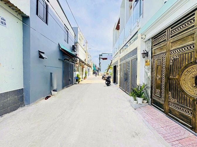 NHÀ 1 LẦU ĐƯỜNG 6M THÔNG CÁCH PHẠM VĂN ĐỒNG 300M NGAY CHỢ HIỆP BÌNH