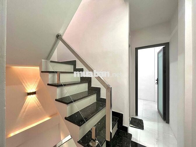 NNC 1 Trệt 2 Lầu 4PN 3WC 3.3x10m2 Mới Keng HXH Ngay Chợ Bàn Cờ Q3