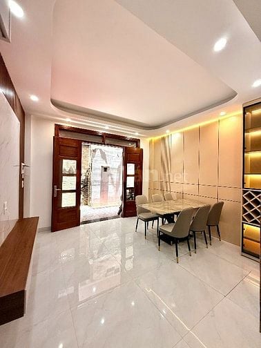 Hiếm 36m2 MT 4,3m khổ đất đẹp mà có 9,8 tỷ nhà 5T thang máy VănChuong