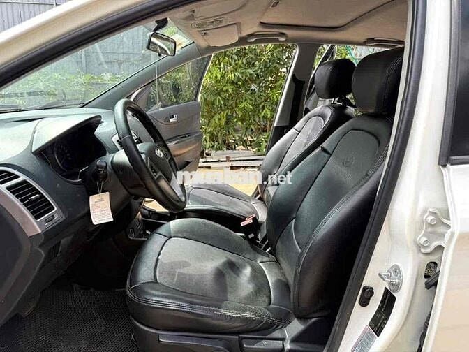 HUYNDAI I20 2011 TỰ ĐỘNG ,XE RẤT ĐẸP