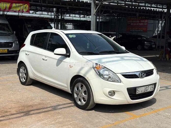 HUYNDAI I20 2011 TỰ ĐỘNG ,XE RẤT ĐẸP