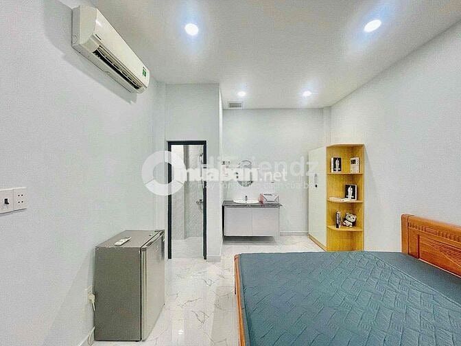 Cho Thuê Studio 25m2 Balcon Cửa Sổ Ngay Vòng Xoay Dân Chủ Quận 3